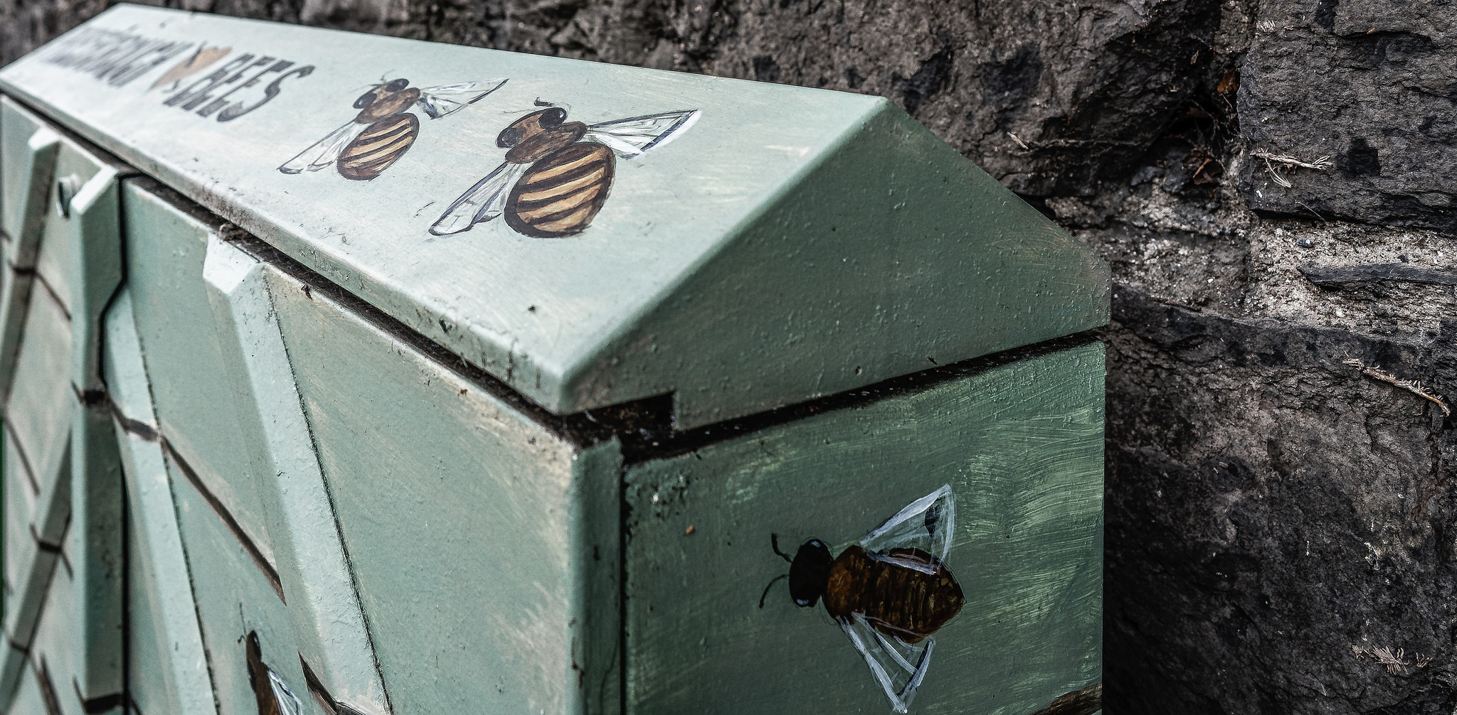 Un gabinete de jardín para abejas en Dublín. Crédito: www.flickr.com/infomatique