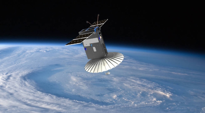 Instalan en La Plata una estación terrena para recibir y enviar información satelital