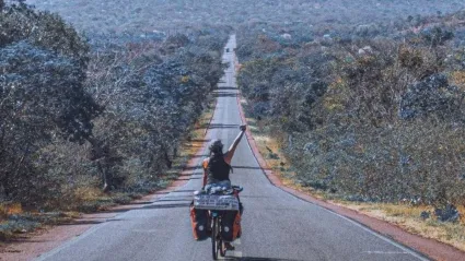 Silvia Díaz, la mujer que pedaleó 22 mil km sola desde la Patagonia hasta Brasil