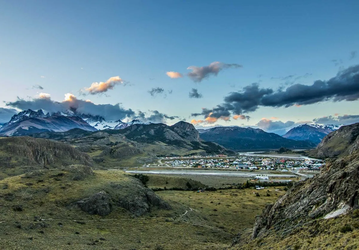 El pueblo salido de un sueño para hacer trekking con las mejores vistas de la Patagonia