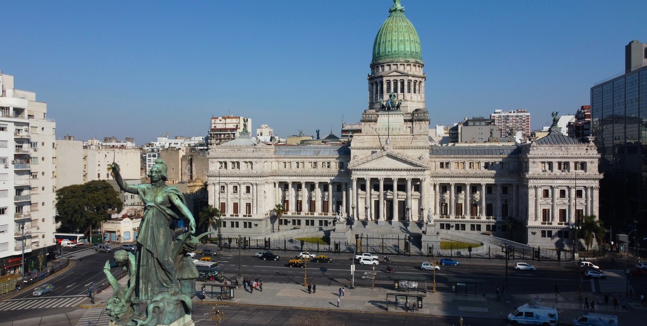 Seis meses del Gobierno libertario sin ninguna ley aprobada: cómo fue el arranque legislativo de otras presidencias en la Argentina