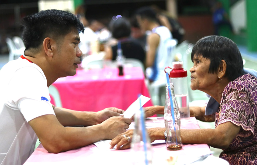 Una comunidad en el noreste de Filipinas trabaja para salvar una lengua en vías de extinción
