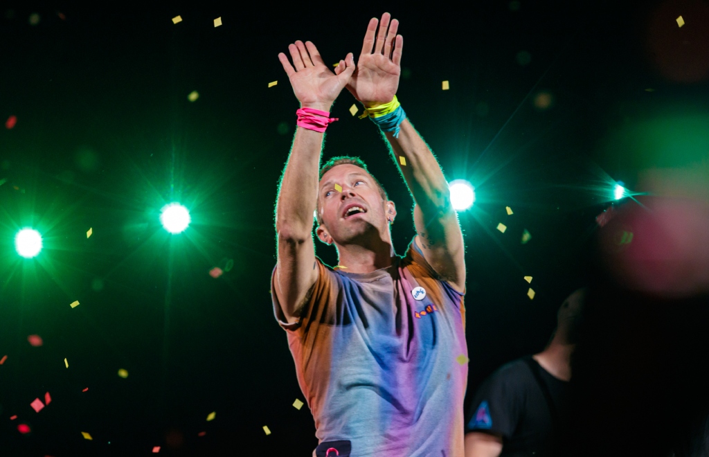 Coldplay anunció un nuevo disco: será un “ecoCD” y tendrá el arte de un fotógrafo argentino en su portada
