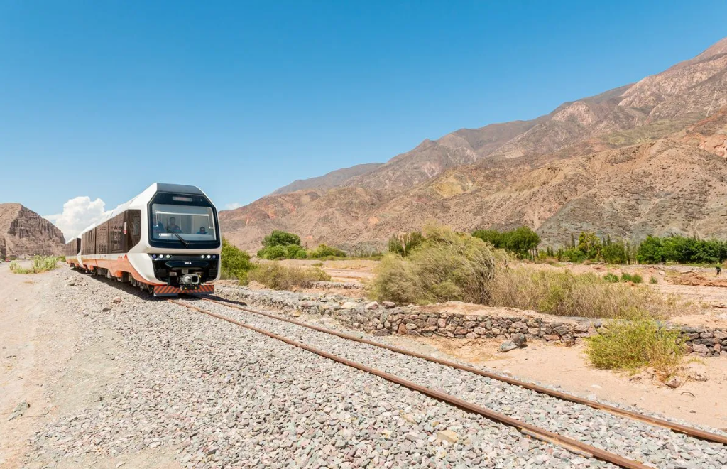 Arranca el Tren Solar de Humahuaca: los precios de los pasajes y cómo fue el viaje de prueba