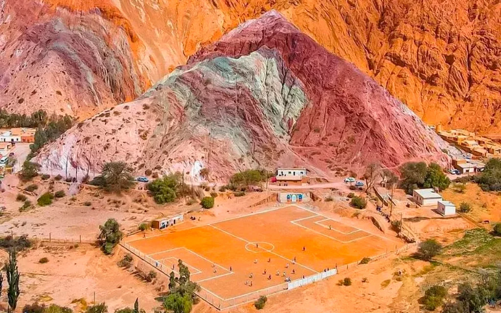 Una cancha de fútbol de Purmamarca fue seleccionada entre las más ...